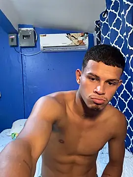 Snapshot of CHARLY-- chatting on October 1, 2025, 12:38 am CHARLY-- online show from October 1, 2025, 12:38 am