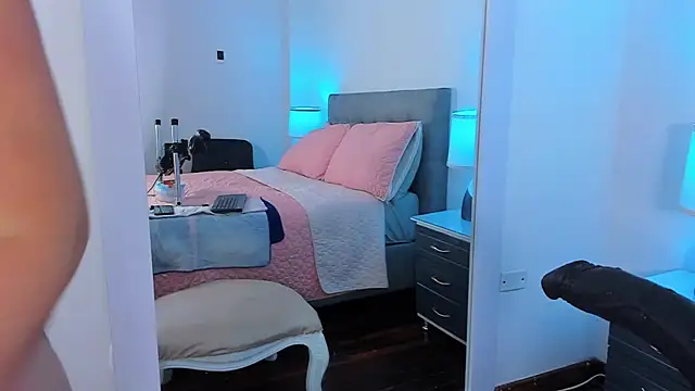 AdeleJhones online show from February 17, 2026, 12:45 pm