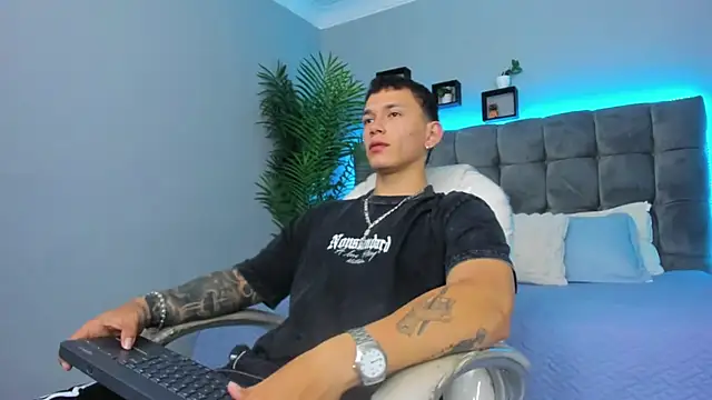 Thomas moon online show from February 27, 2026, 1:44 pm