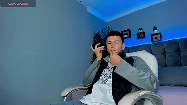 Thomas moon online show from April 16, 2026, 2:29 pm