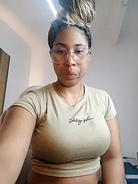 Elowen Clark online show from February 13, 2026, 7:21 pm