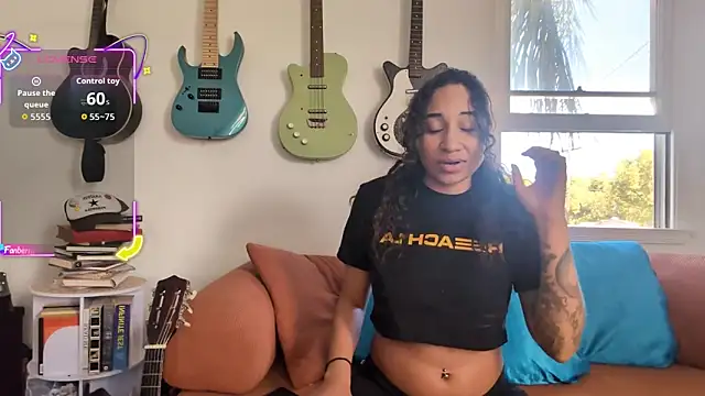 onlystrings online show from January 14, 2026, 9:20 pm