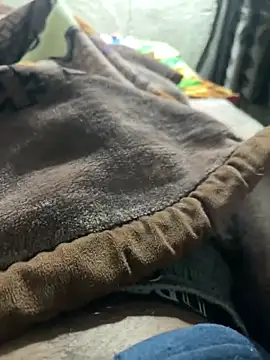 Snapshot of meralund9inch chatting on February 18, 2026, 4:14 pm meralund9inch online show from February 18, 2026, 4:14 pm