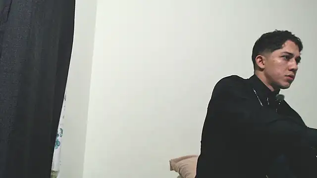 Snapshot of Penelope77 chatting on October 24, 2025, 6:21 am Penelope77 online show from October 24, 2025, 6:21 am