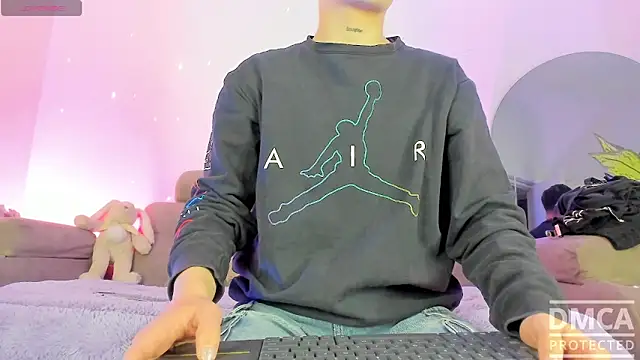 SebastianHilton online show from April 13, 2026, 3:34 am