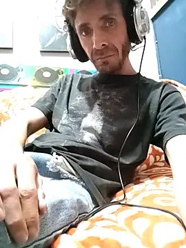 githot online show from December 4, 2025, 7:39 am