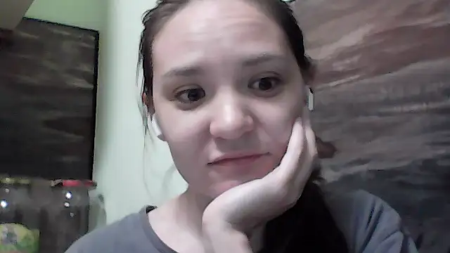 Snapshot of KatrinxCute chatting on September 8, 2025, 4:28 pm KatrinxCute online show from September 8, 2025, 4:28 pm