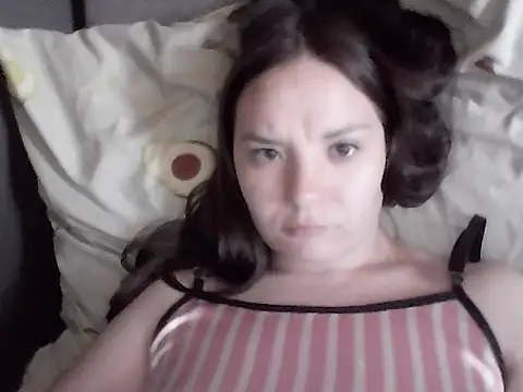 Snapshot of KatrinxCute chatting on September 17, 2025, 6:15 am KatrinxCute online show from September 17, 2025, 6:15 am