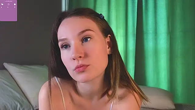 QueenieHathaway online show from September 20, 2025, 2:56 am