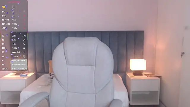 gemmalewis  online show from September 29, 2025, 2:22 pm