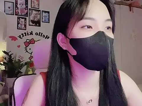 keelinnn19 online show from October 12, 2025, 7:02 pm