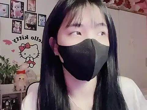 keelinnn19 online show from November 12, 2025, 7:24 pm