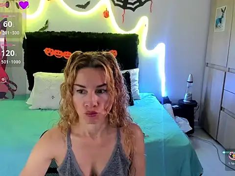 angie blondies online show from October 7, 2025, 3:09 pm