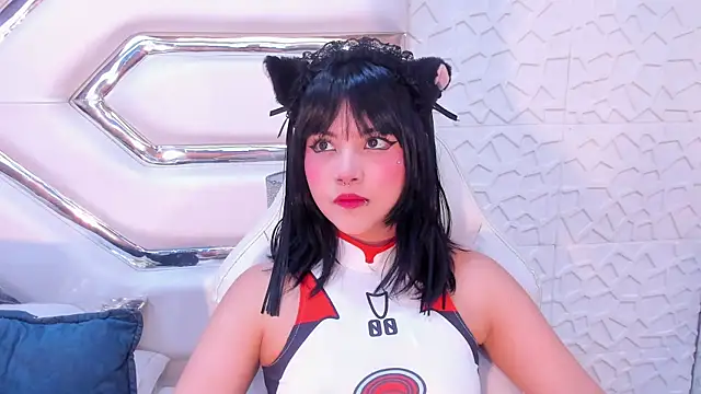 TatiLee online show from November 10, 2025, 5:23 pm