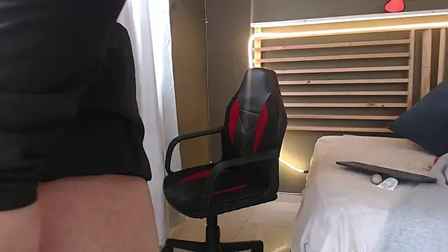 PaulEvens online show from November 24, 2025, 1:33 pm