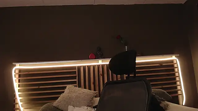 PaulEvens online show from December 4, 2025, 1:31 pm