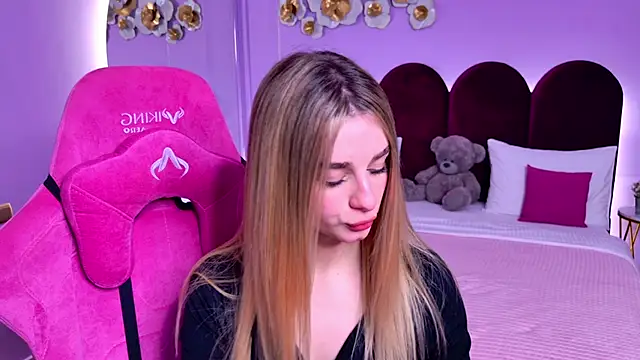 SweetyLicky online show from November 13, 2025, 4:17 pm