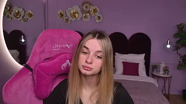 SweetyLicky online show from November 30, 2025, 4:00 pm