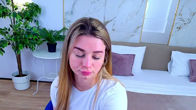 SweetyLicky online show from March 29, 2026, 4:07 pm