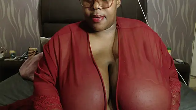 BoobsQueen46K online show from October 31, 2025, 6:42 pm