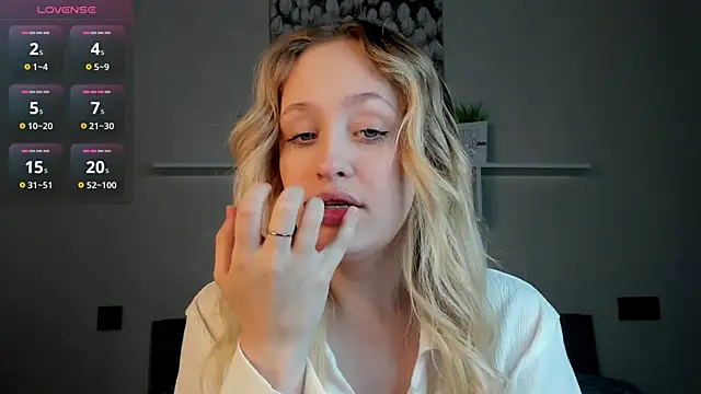 Julliakoill online show from December 2, 2025, 6:30 am