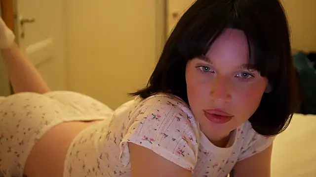 ellaa91 online show from March 16, 2026, 6:45 pm