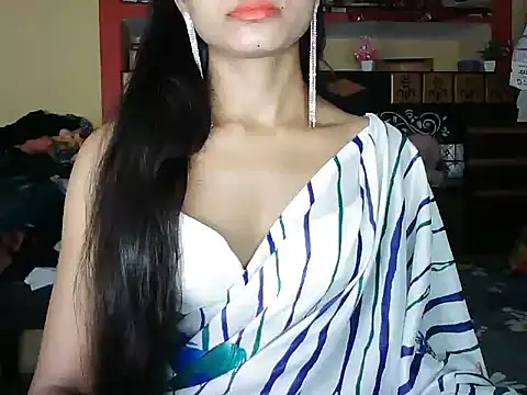 Snapshot of ROSE_GOLDE chatting on October 8, 2025, 4:26 pm ROSE GOLDE online show from October 8, 2025, 4:26 pm