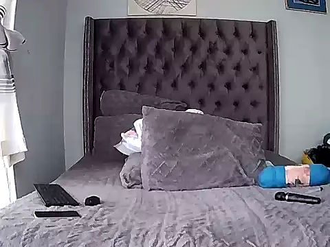 CouplesX96xx online show from December 16, 2025, 9:58 am