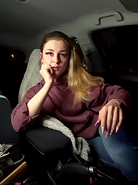 Melly4You online show from March 29, 2026, 6:41 pm