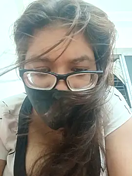 Elie couple143 online show from September 12, 2025, 6:08 pm