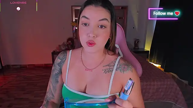 lunaarose online show from January 11, 2026, 8:14 pm