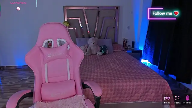 lunaarose online show from February 17, 2026, 3:47 am