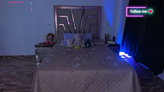 lunaarose online show from March 17, 2026, 3:22 am