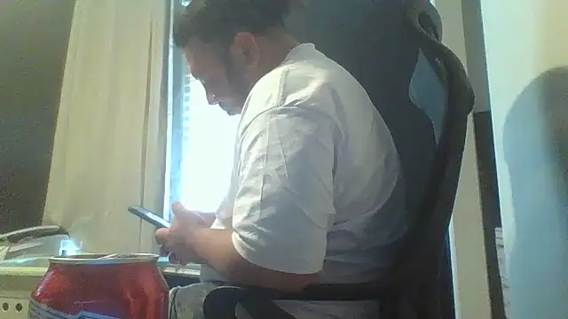 Snapshot of raredick chatting on July 4, 2026, 11:33 pm raredick online show from July 4, 2026, 11:33 pm