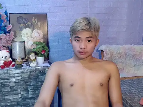 mostwantedtwink online show from May 11, 2026, 10:43 am