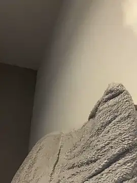 LollyLove  online show from March 4, 2026, 9:10 pm