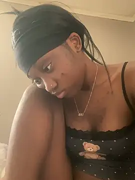 HennessyBaby21 online show from April 14, 2026, 10:49 pm