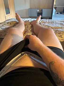 Snapshot of YoungDick004 chatting on October 19, 2025, 12:06 pm YoungDick004 online show from October 19, 2025, 12:06 pm