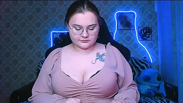 Snapshot of InLoveWithLife26 chatting on November 16, 2025, 5:29 pm InLoveWithLife26 online show from November 16, 2025, 5:29 pm