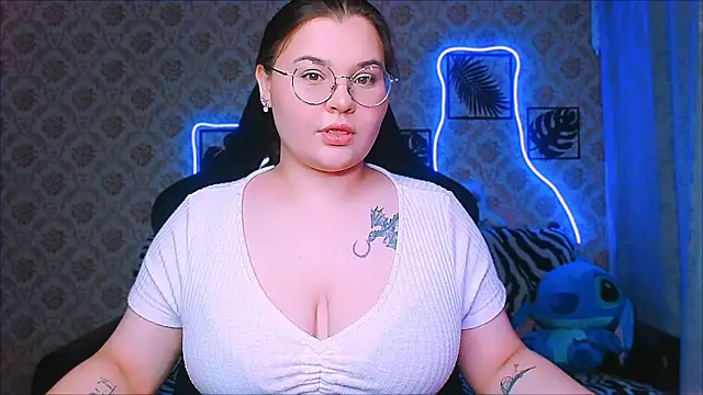 Snapshot of InLoveWithLife26 chatting on November 19, 2025, 4:18 pm InLoveWithLife26 online show from November 19, 2025, 4:18 pm