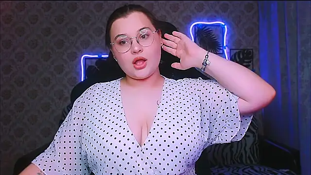 InLoveWithLife26 online show from January 13, 2026, 5:51 pm