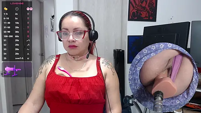 Snapshot of leidydi223 chatting on December 4, 2025, 2:26 pm leidydi223 online show from December 4, 2025, 2:26 pm