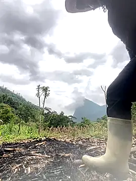 Lai005 online show from September 12, 2025, 3:28 am