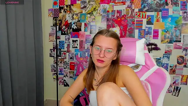 Maryyy May online show from October 8, 2025, 9:56 pm