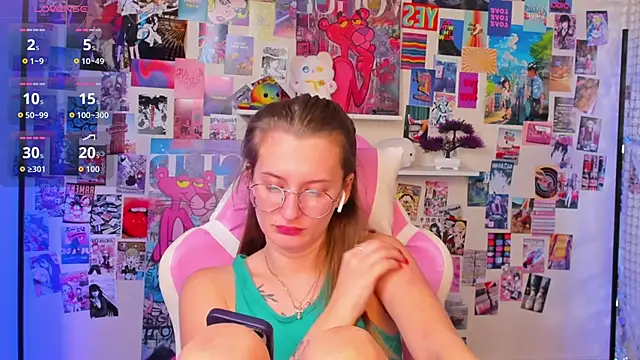 Maryyy May online show from October 18, 2025, 6:41 pm