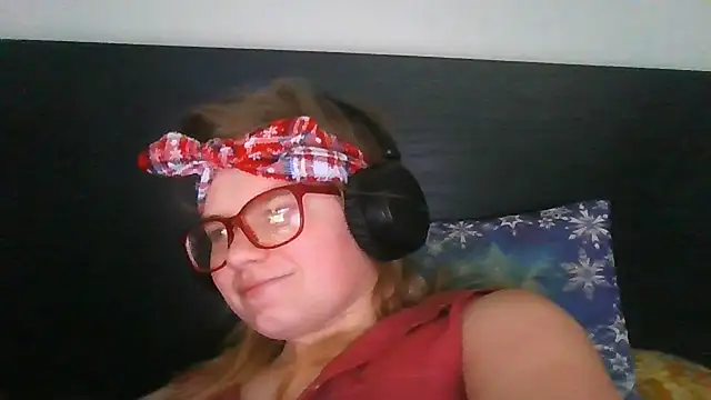 Moonolighta online show from October 28, 2025, 9:57 am