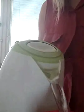 Moonolighta online show from November 12, 2025, 10:15 am