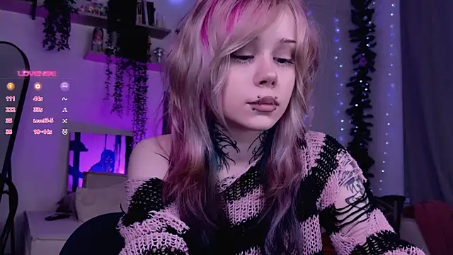 Lollyshy online show from December 19, 2025, 10:00 am