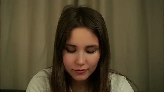 Snapshot of EthalFlowers chatting on October 28, 2025, 1:53 am EthalFlowers online show from October 28, 2025, 1:53 am