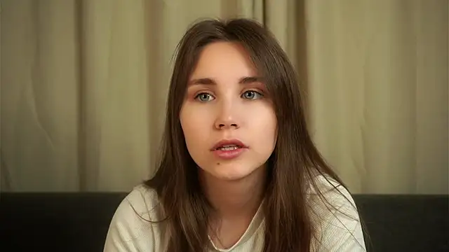 Snapshot of EthalFlowers chatting on October 29, 2025, 11:50 pm EthalFlowers online show from October 29, 2025, 11:50 pm